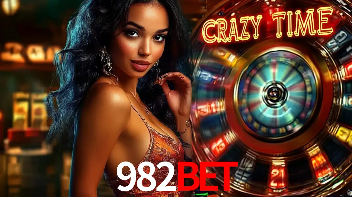 Mulher elegante ao lado da vibrante roda da fortuna do jogo de cassino ao vivo Crazy Time, um dos game shows mais populares e cheios de prêmios do 982BET.